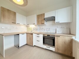 Pronájem bytu s balkonem, 38m2